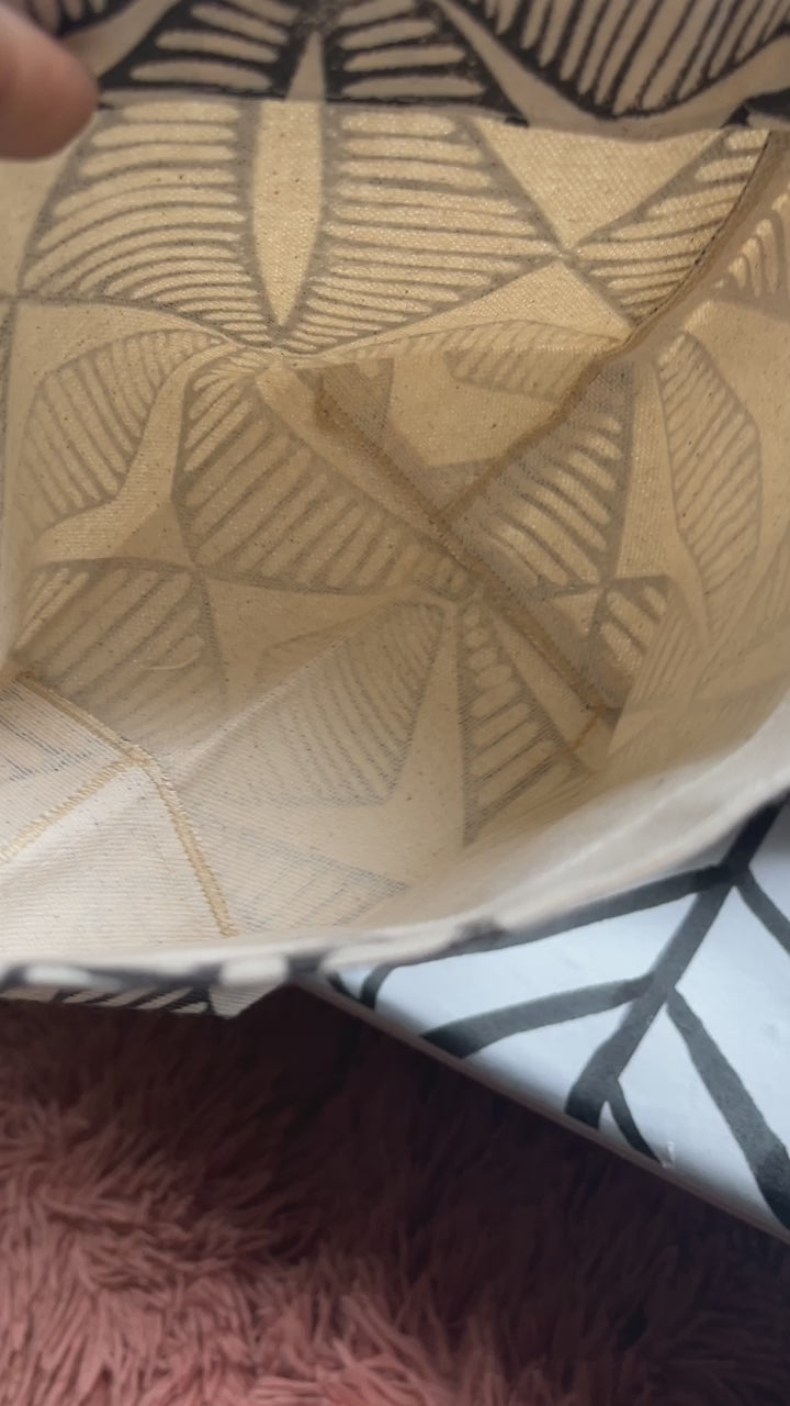 video showing the inside and  outside of plant pot